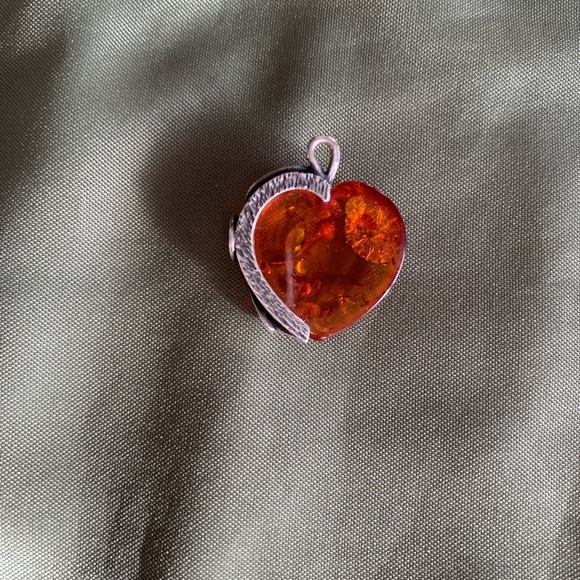 SS Amber Heart Pendant - Picture 2 of 2